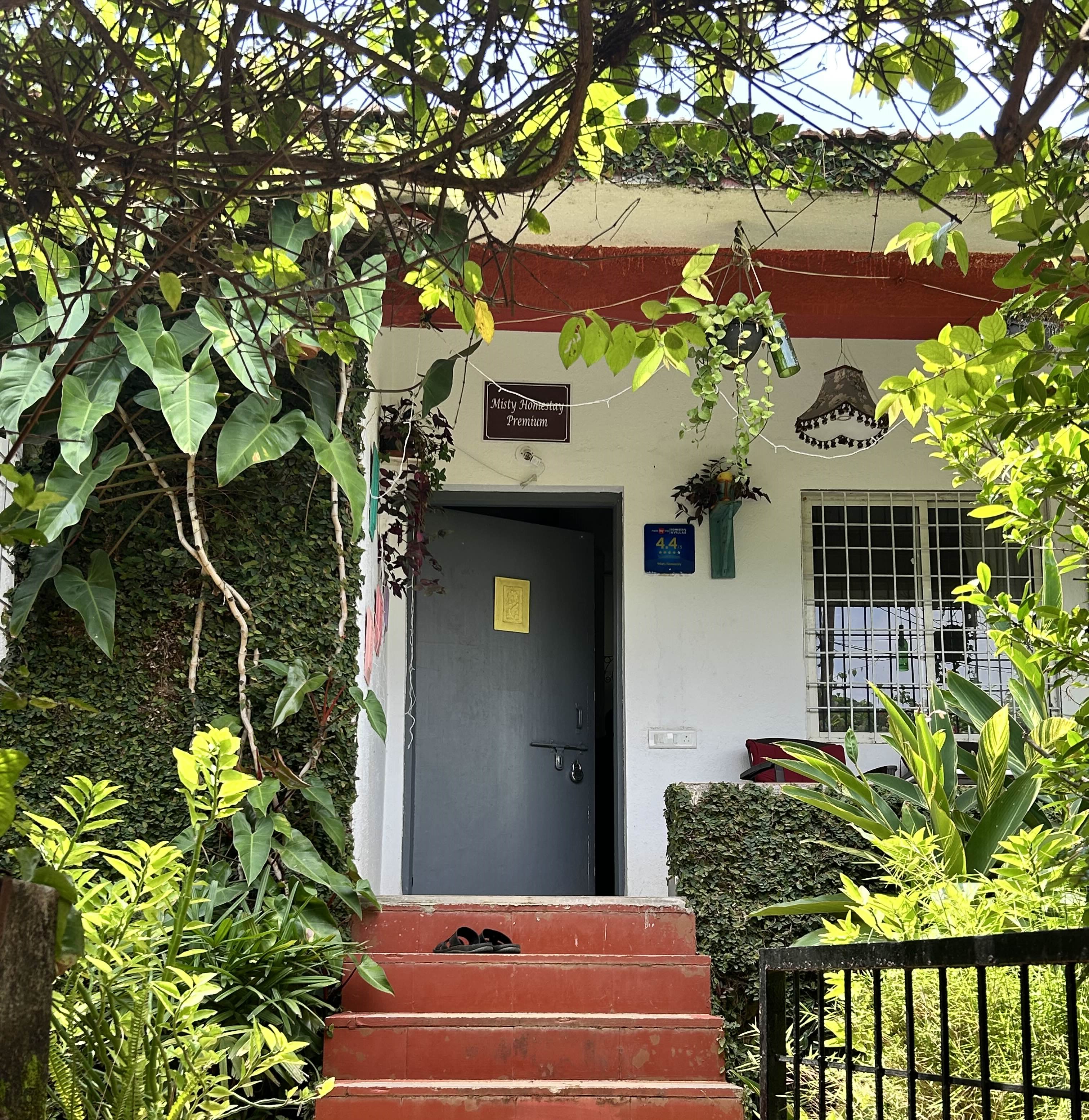 Misty Homestay Premium